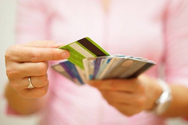 Organize-credit-cards.jpg