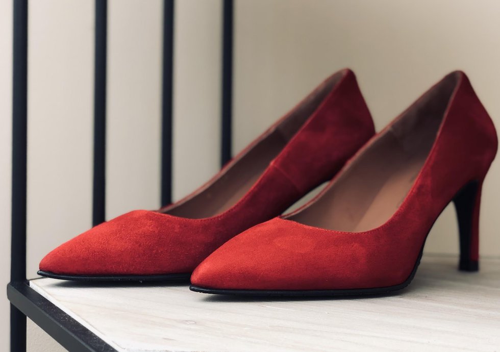 red-shoes-plumbottom.jpg