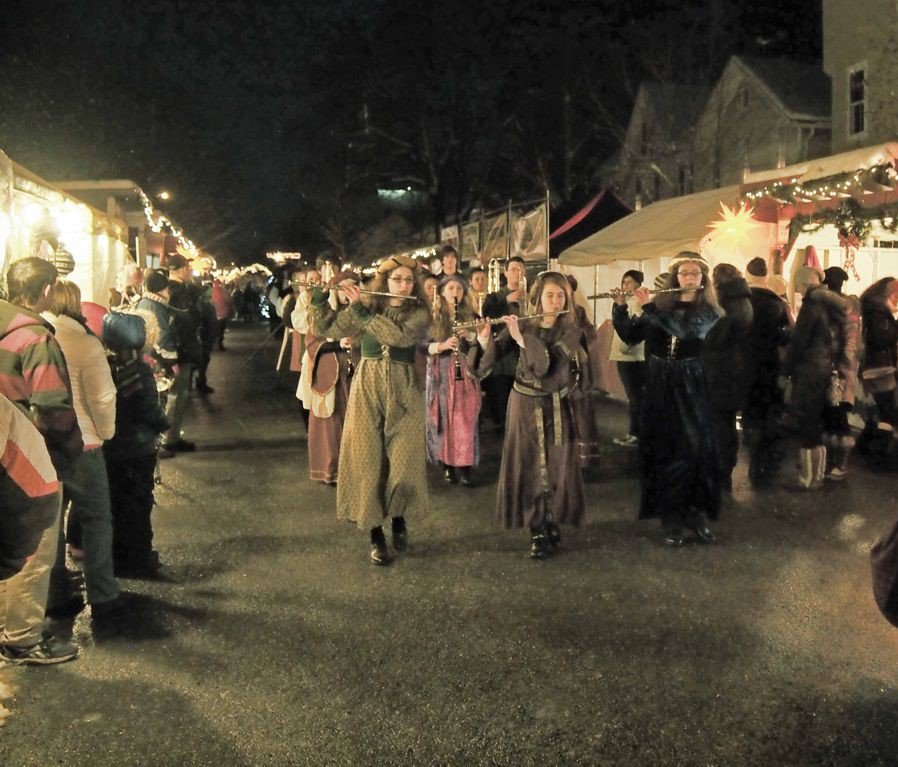 Christkindl Opening Parade.jpg