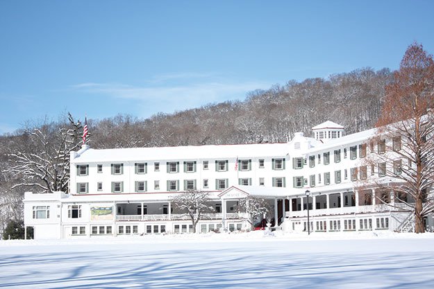 When Does It Snow in the Poconos? - The French Manor Inn and Spa
