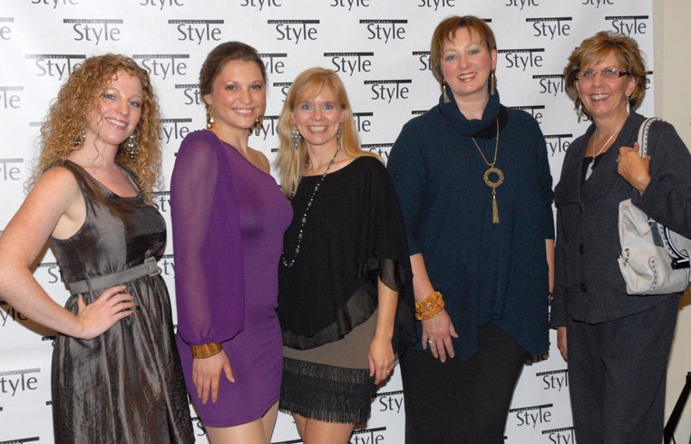 Wearing the Clothesvine: Sheena Ridolfi, Andrea Funt, Angelique Caffrey, Vlada Prymak &amp; Rhonda Weader